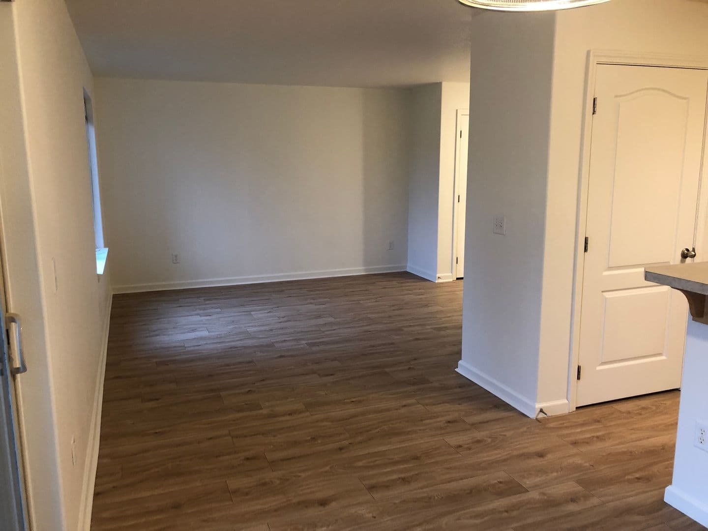 Sutherlin Apartment: 233 NW Sherman St