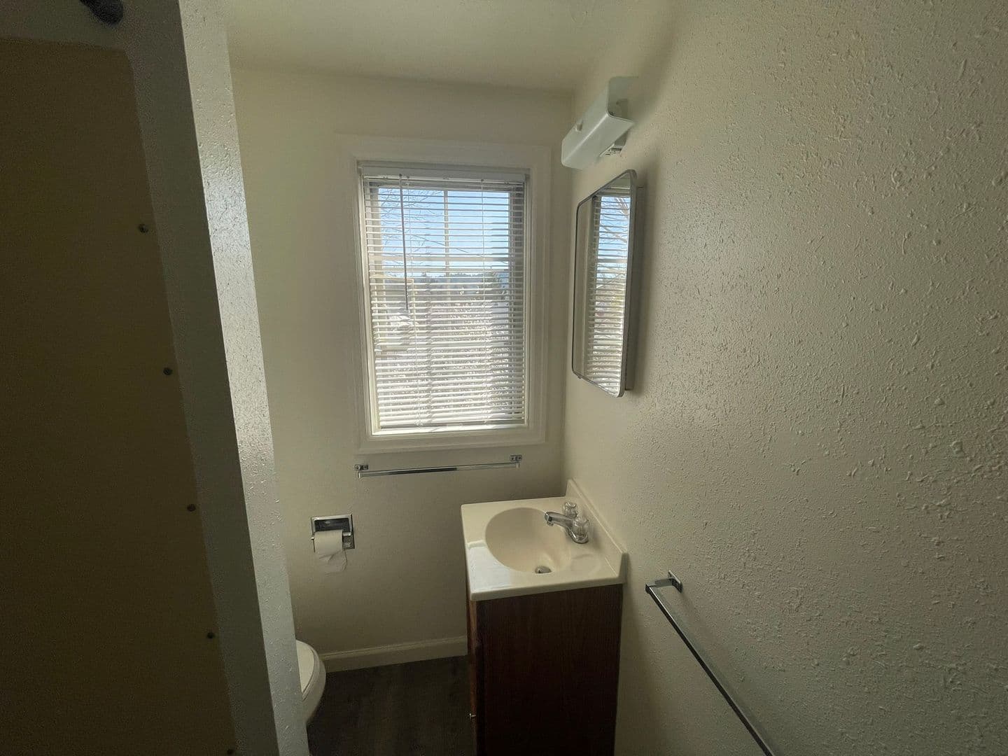 Roseburg Apartment: 1104 NE Freemont Ave