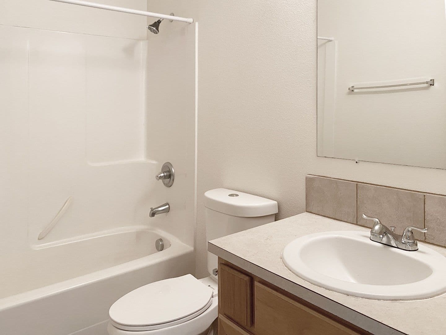 Salem Townhome: 3930 Sunnyview Road NE