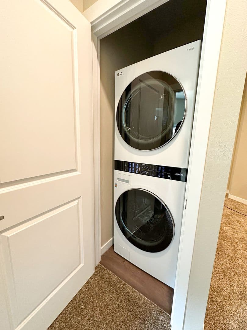 Salem Apartment: 4624 Lancaster Dr NE
