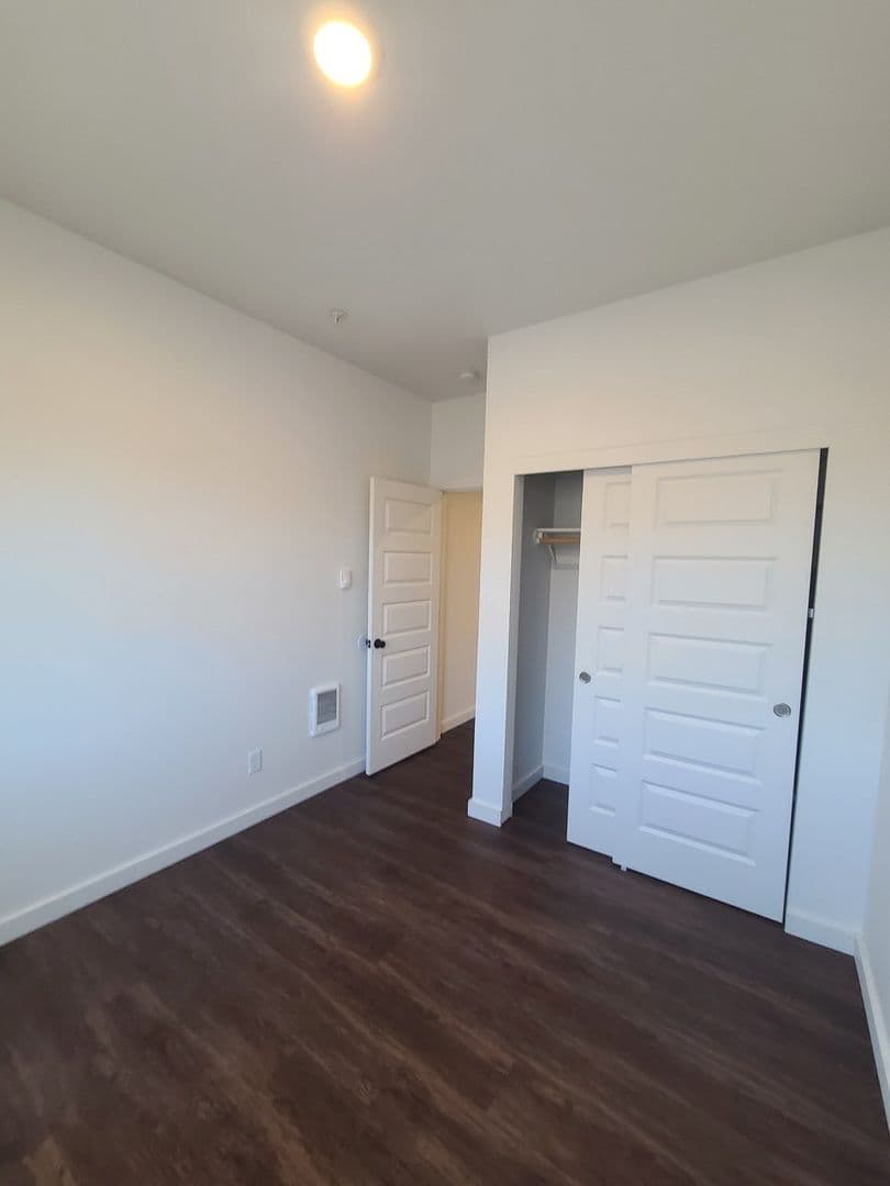 Sweet Home Apartment: 987 Long St