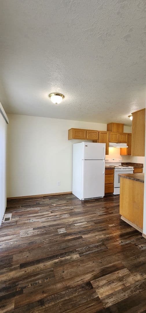 Dallas Apartment: 450 NE A Street