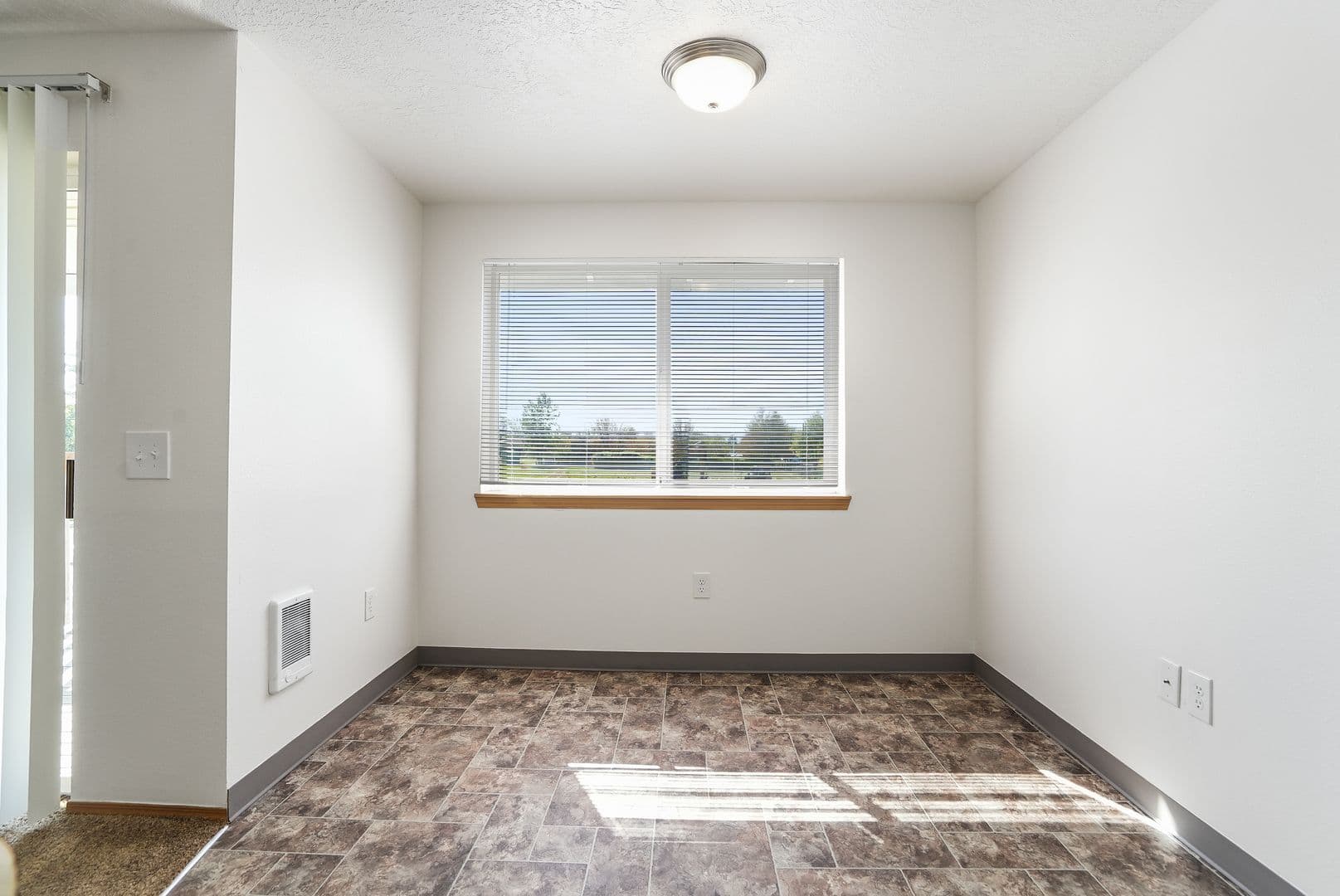 Albany Apartment: 1515 Waverly Dr SE