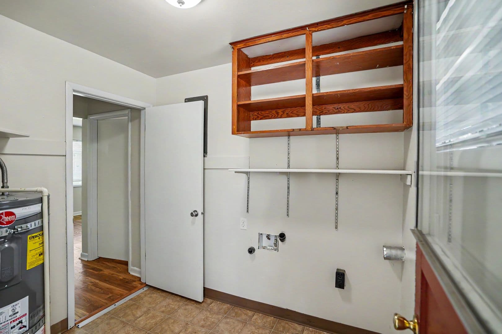 Salem Apartment: 140 Friendship Ave SE