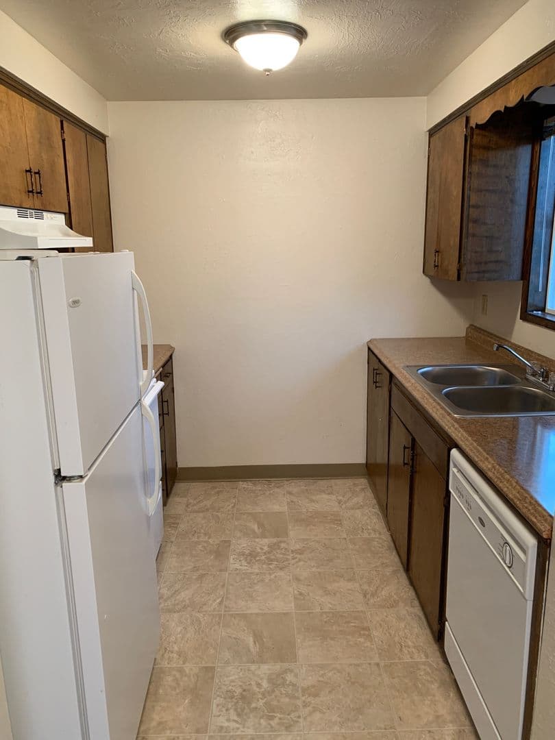 Salem Apartment: 731 Gerth Ave NW