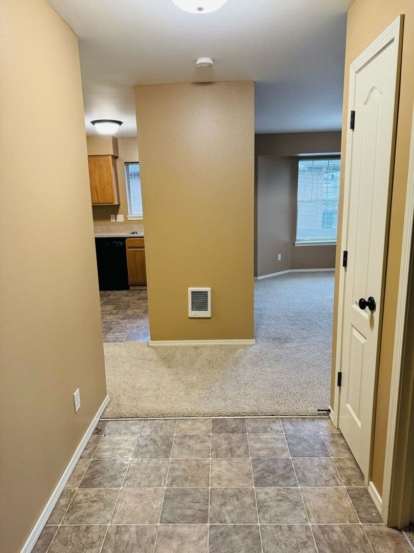 Salem Apartment: 4976 Turquoise Ave SE