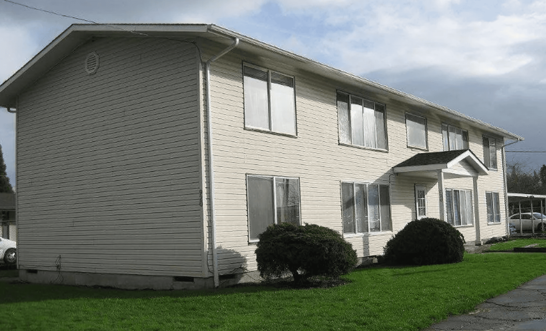Albany Apartment: 910 18th Ave SE