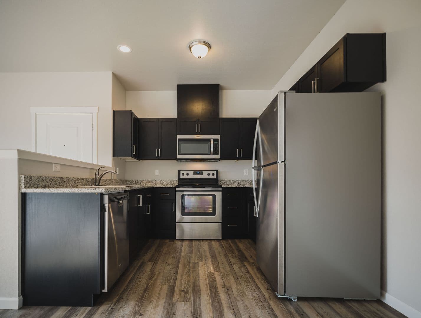 Salem Apartment: 3240 Harold Drive NE