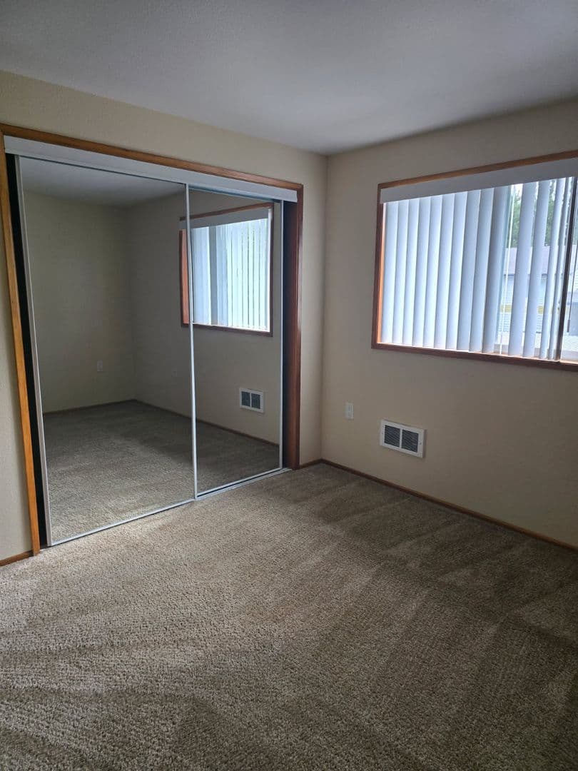 Albany Apartment: 1440 Geary Circle SE