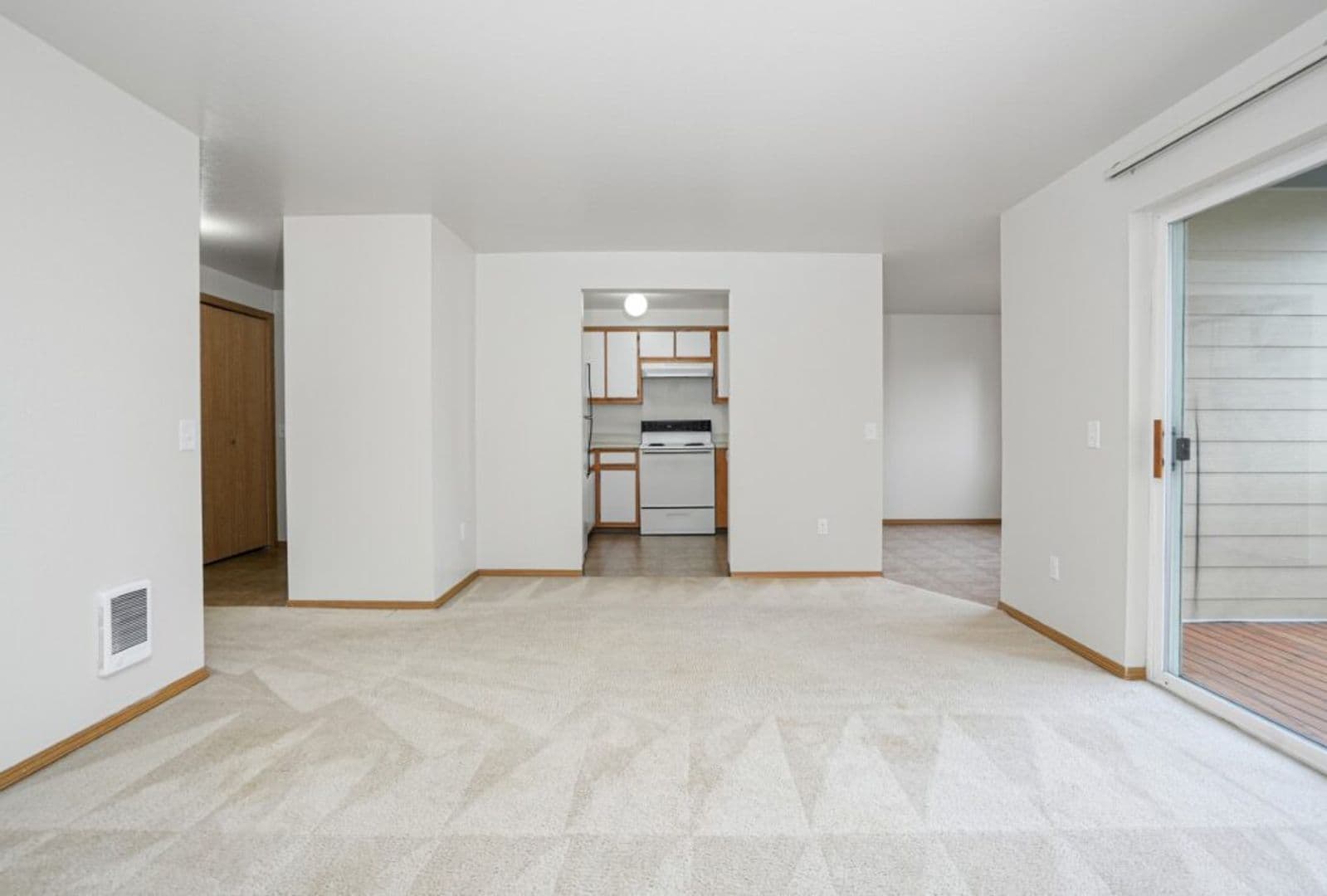 Salem Apartment: 2108 Red Oak Dr S