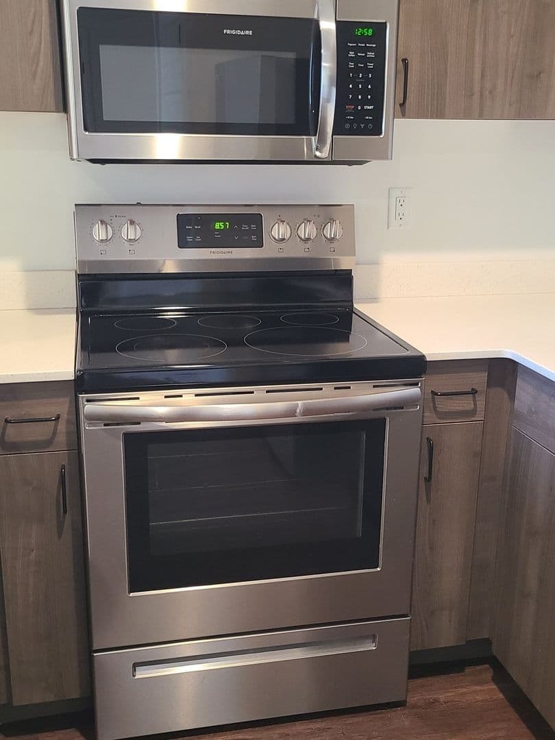 Sweet Home Apartment: 987 Long St