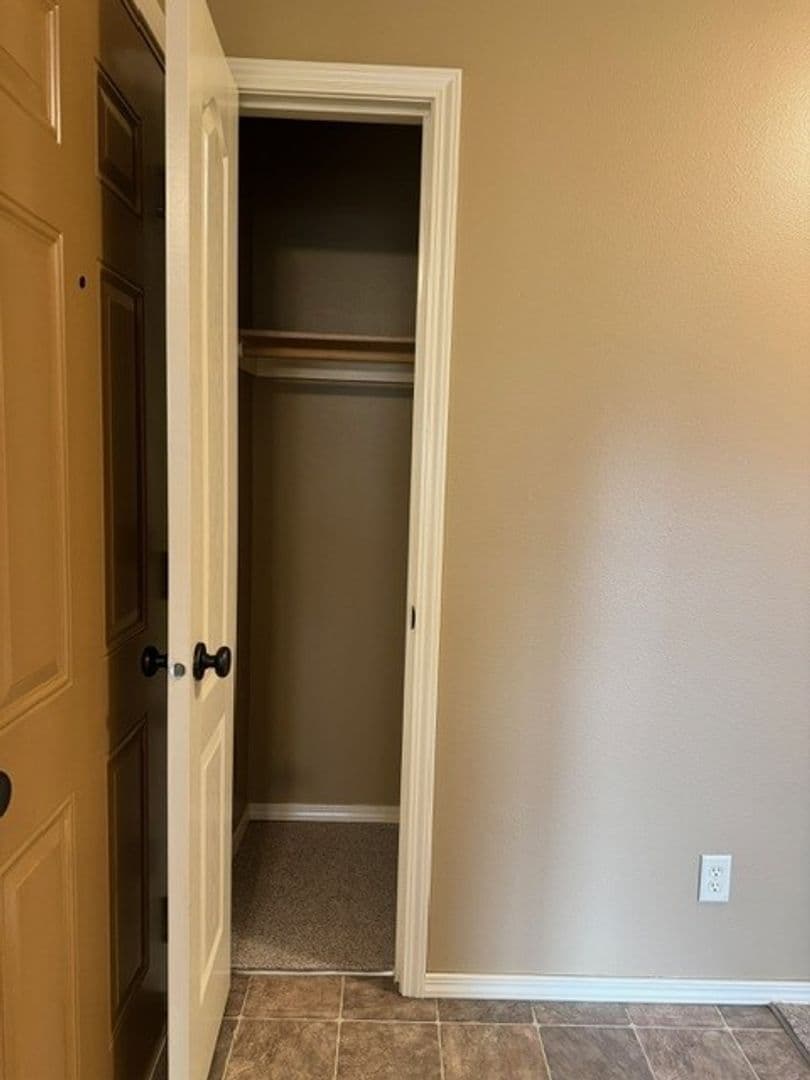 Salem Apartment: 4976 Turquoise Ave SE