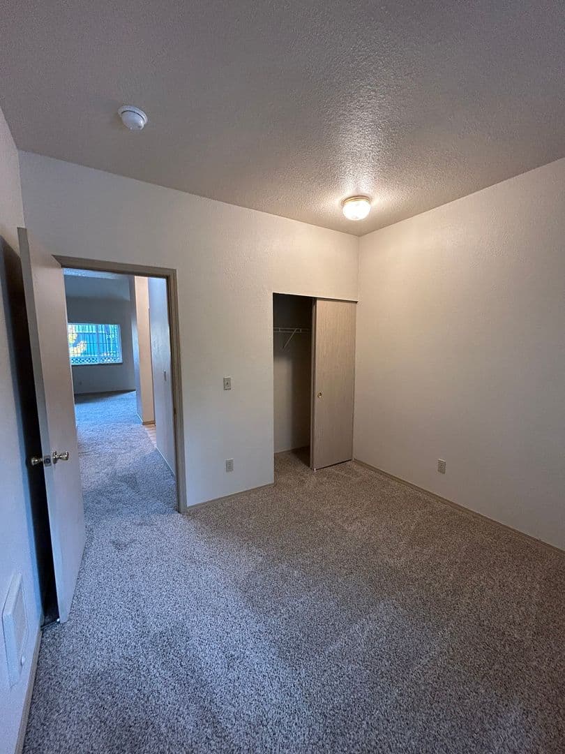 McMinnville Apartment: 2938 NE Evans St
