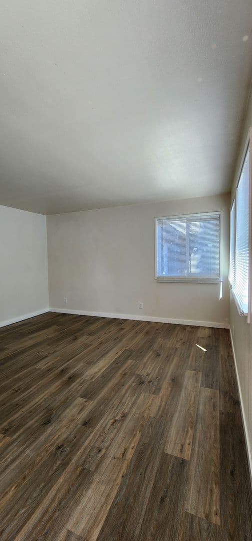 Lebanon Apartment: 820 Park Street