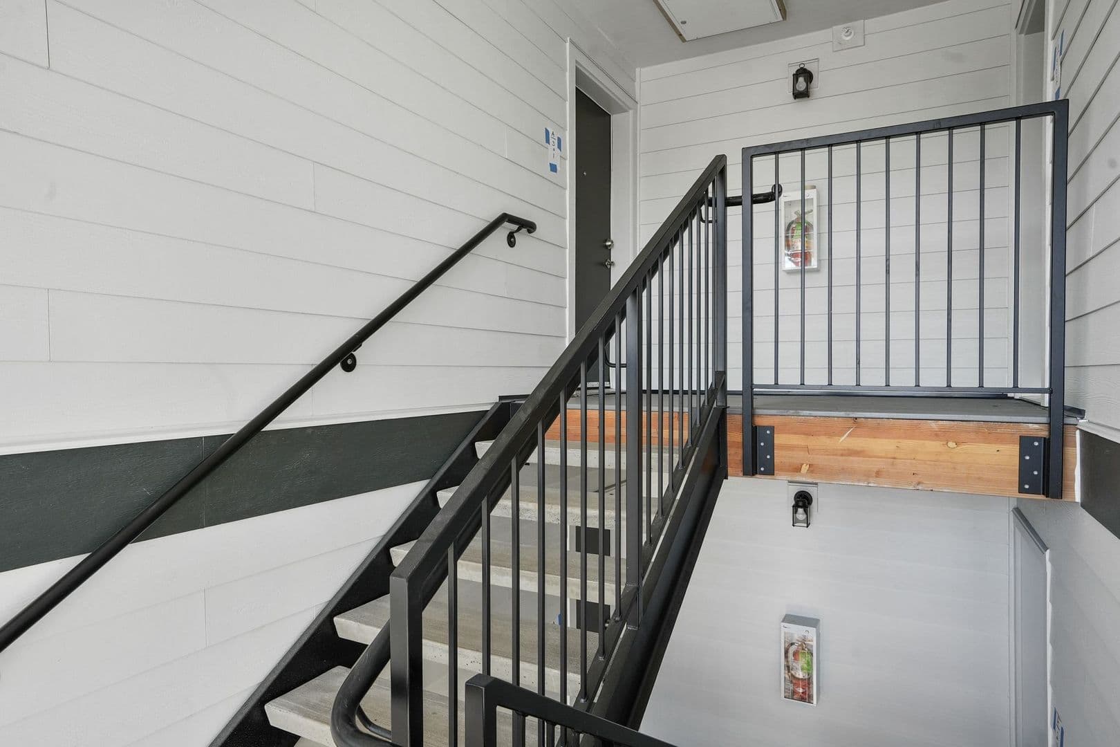 Lebanon Apartment: 305 East Airport Road