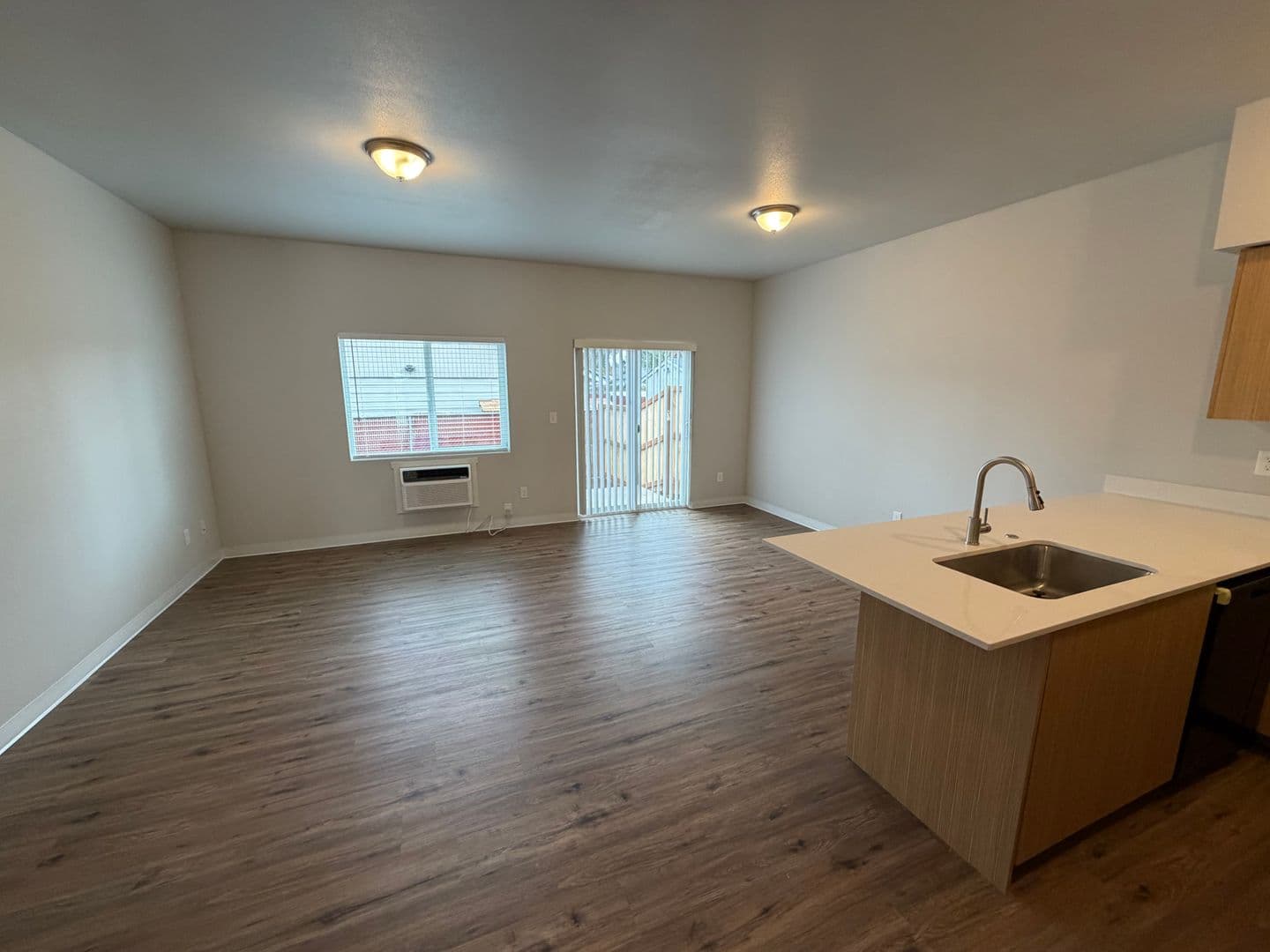 Keizer Apartment: 3983 Pleasant View Drive