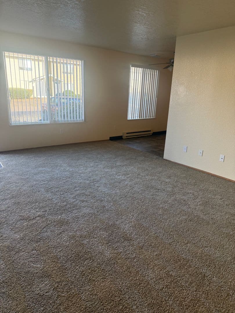 Salem Apartment: 4209 Satter Place NE