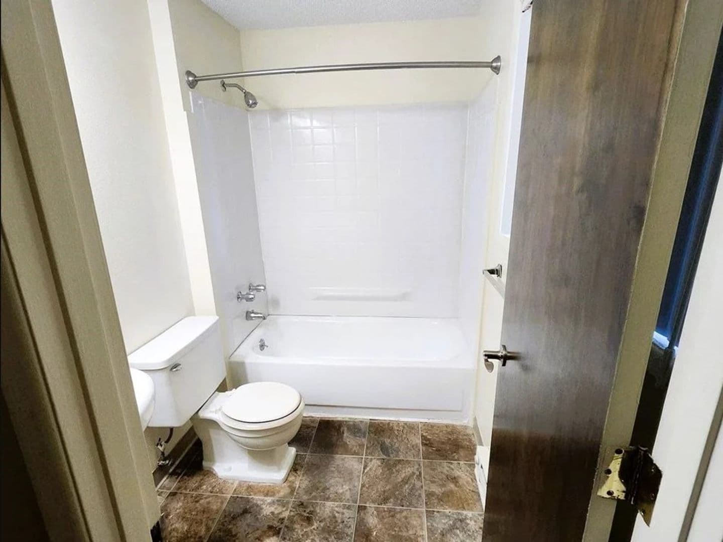 Salem Apartment: 158 Friendship Ave SE