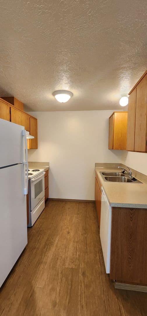 Keizer Apartment: 4022 Holly Ct NE