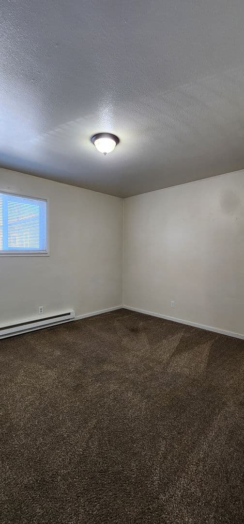 Lebanon Apartment: 820 Park Street