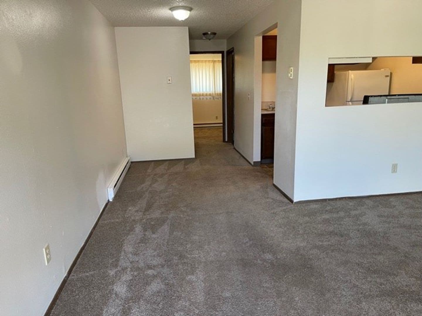 Salem Apartment: 440 Lancaster Drive SE