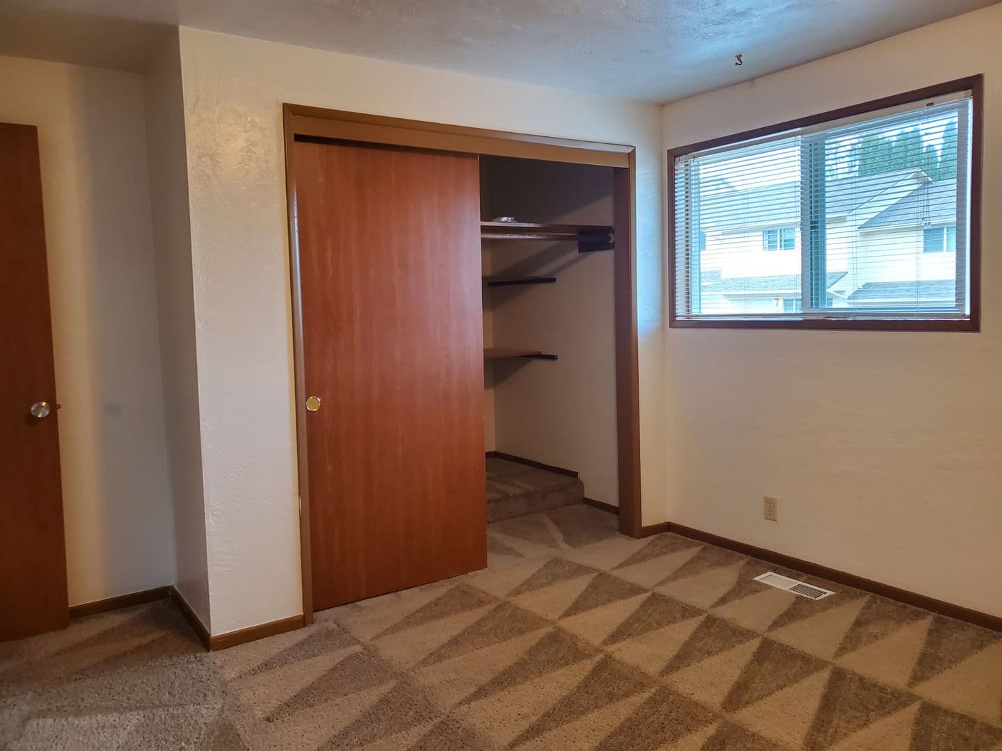 Salem Apartment: 2231 Salem Dallas Highway NW