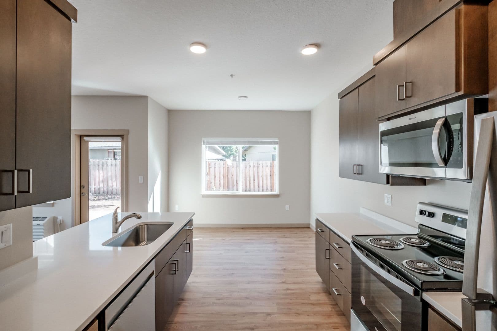 Keizer Apartment: 756 Chemawa Rd NE