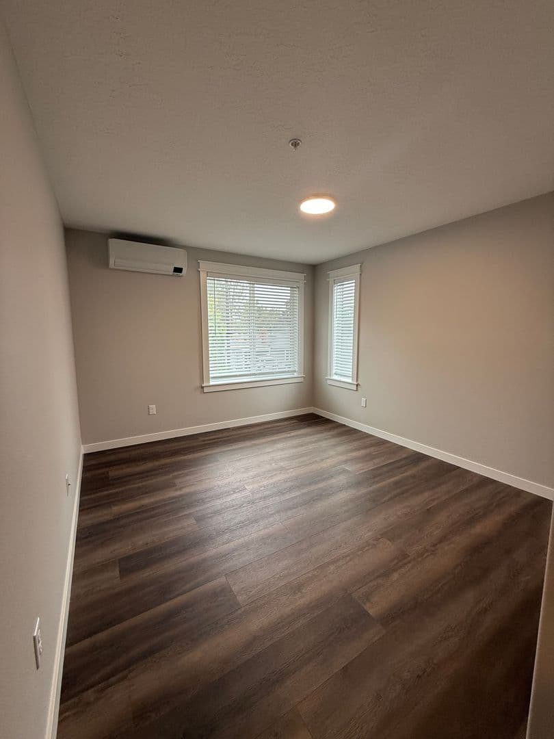 Keizer Apartment: 491 Marino Drive N