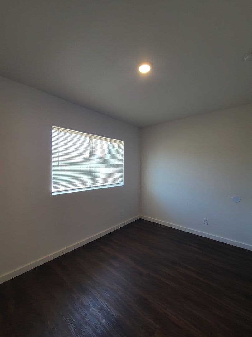 Sweet Home Apartment: 987 Long St