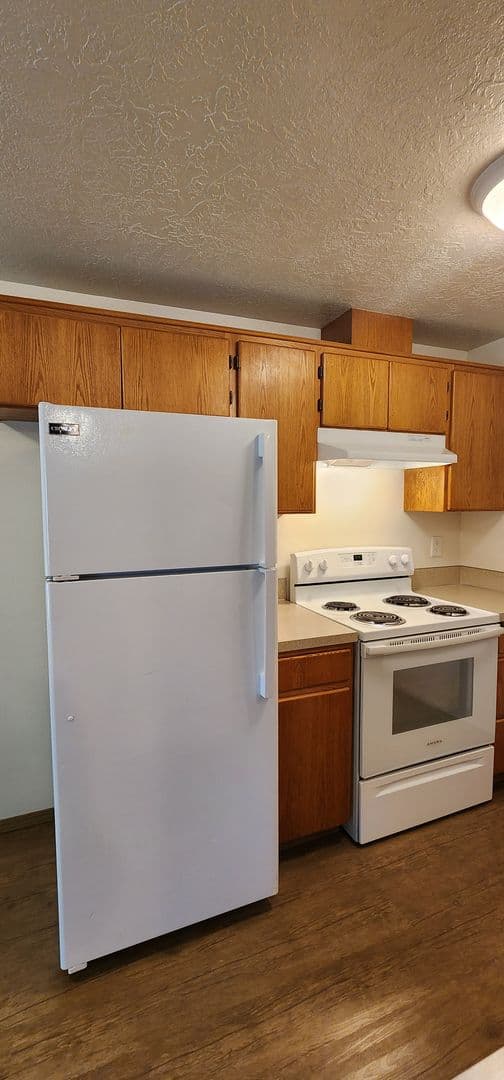 Keizer Apartment: 4022 Holly Ct NE