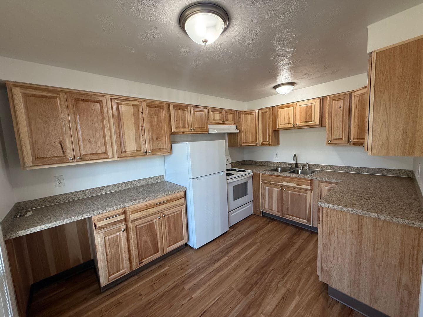 Salem Apartment: 4251 32nd Place NE
