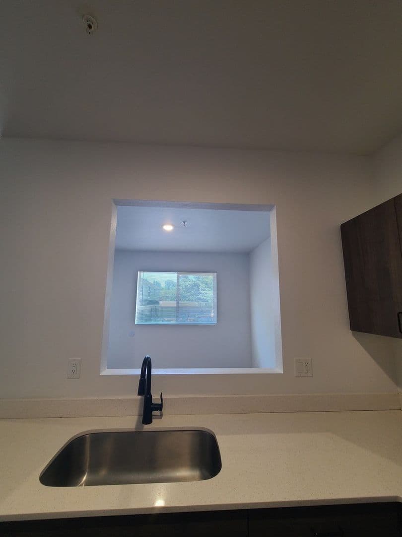 Sweet Home Apartment: 987 Long St