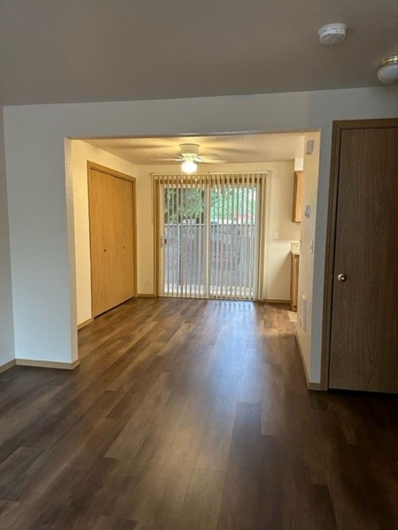 Keizer Apartment: 581 Manbrin Drive NE