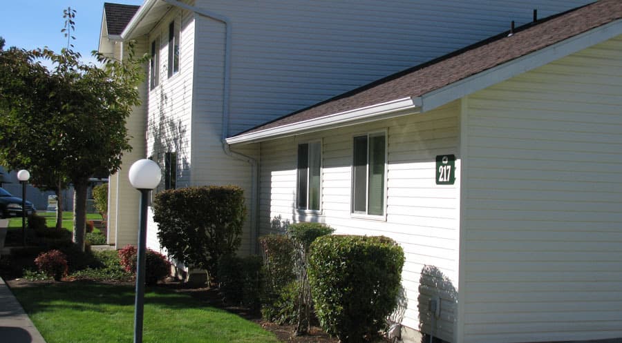 Independence Apartment: 205 N Gun Club Road