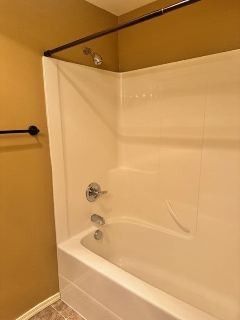 Salem Apartment: 4976 Turquoise Ave SE