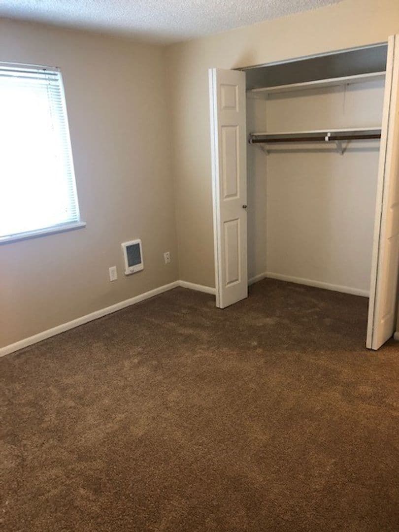 Albany Apartment: 2220 Jackson Street SE