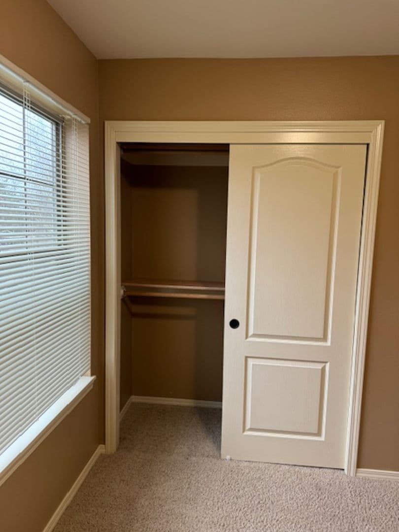 Salem Apartment: 4976 Turquoise Ave SE
