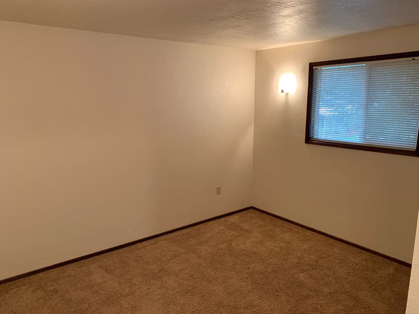 Salem Apartment: 731 Gerth Ave NW