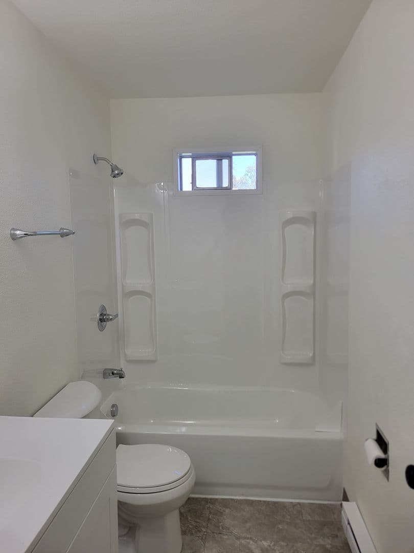 Salem Apartment: 2551 Hyde Ct SE