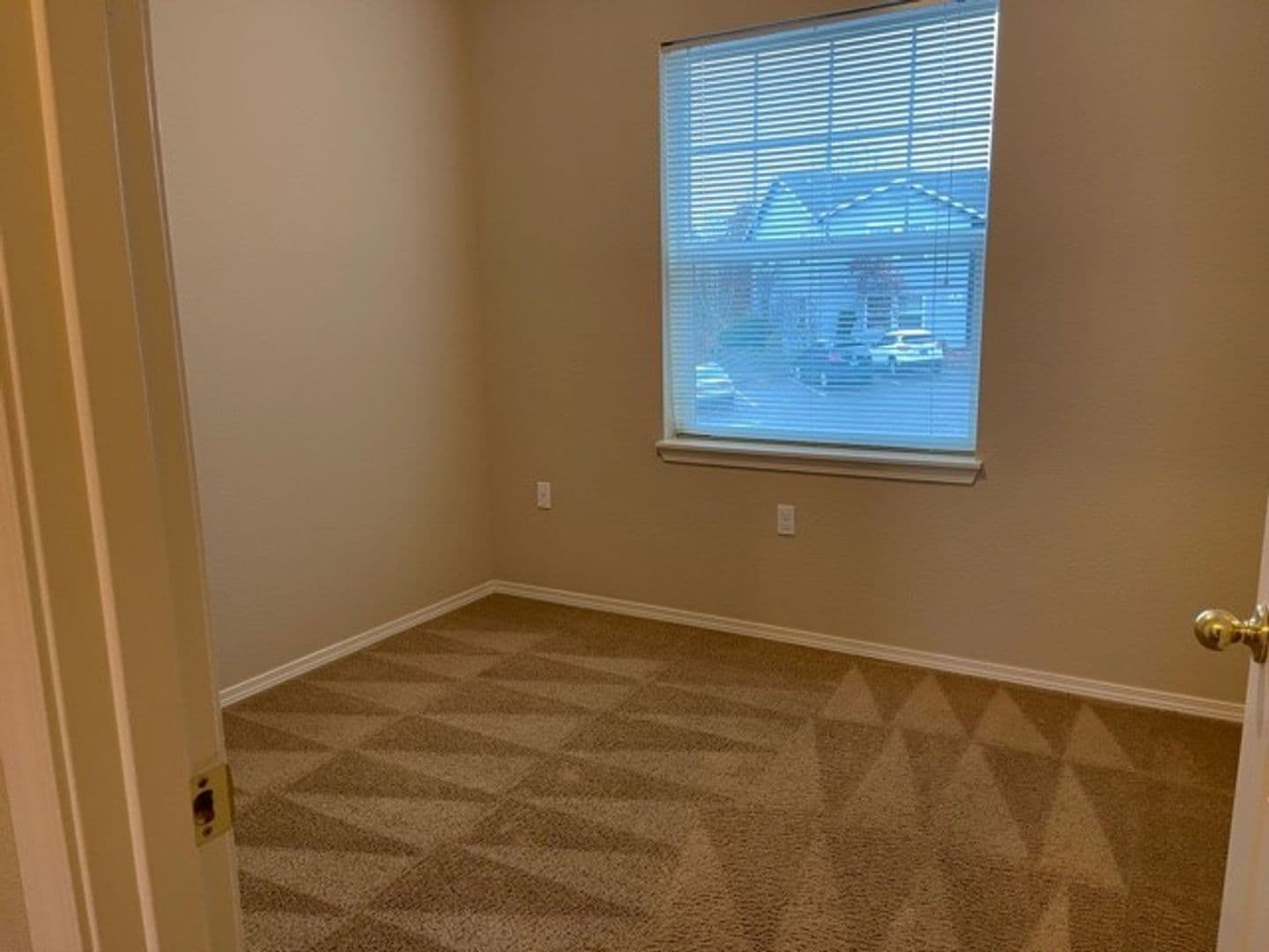 McMinnville Apartment: 2850 SW 2nd St