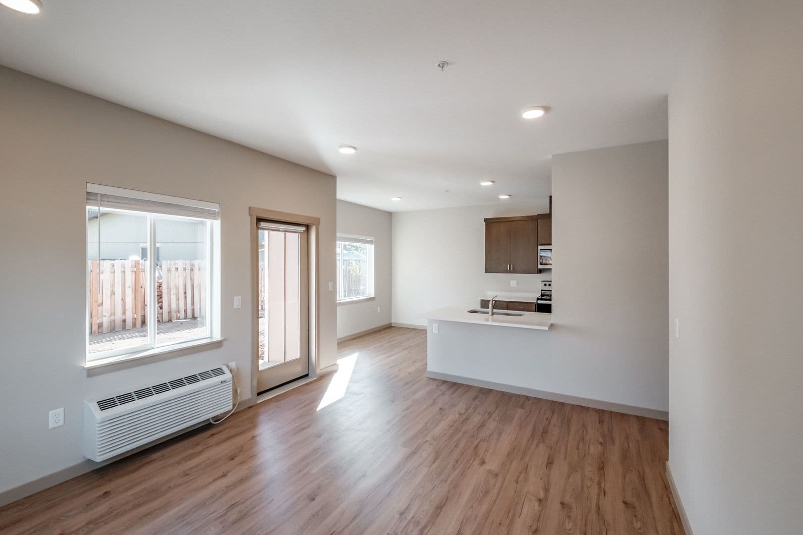 Keizer Apartment: 756 Chemawa Rd NE
