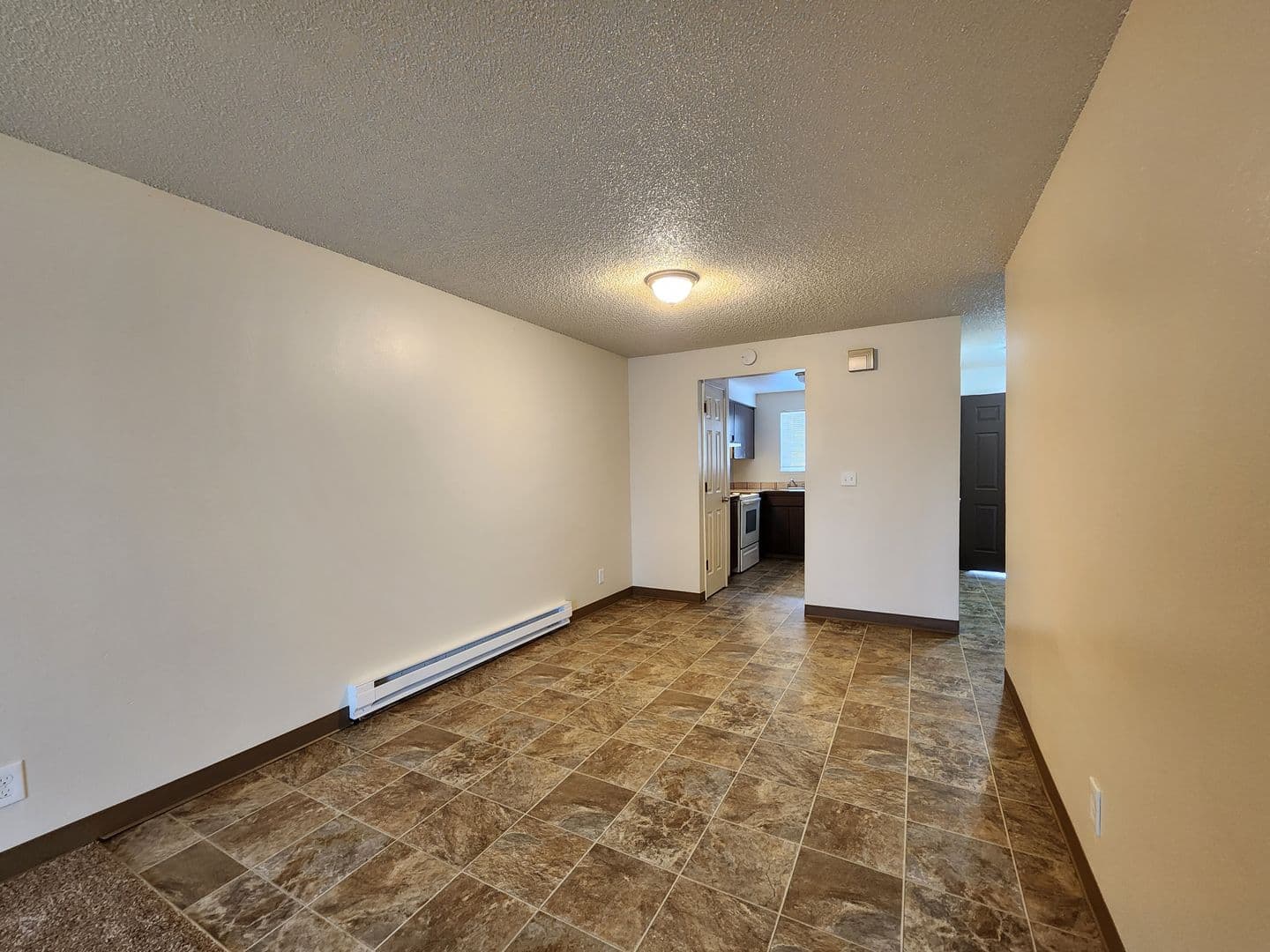 Salem Apartment: 3414 30th Ave NE