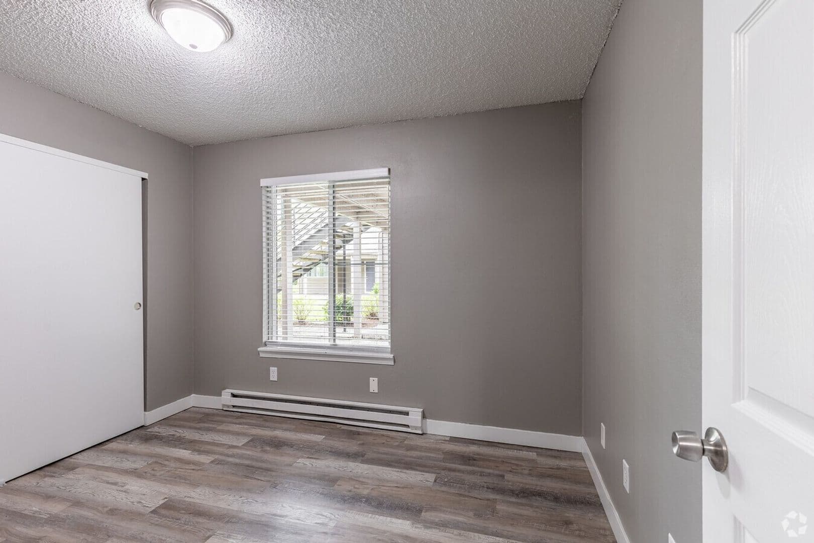 Salem Apartment: 2500 Lancaster Drive NE