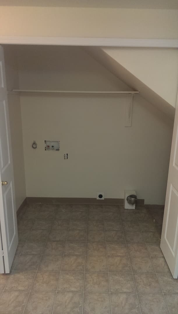 Salem Apartment: 1380 Seattle Slew Drive SE