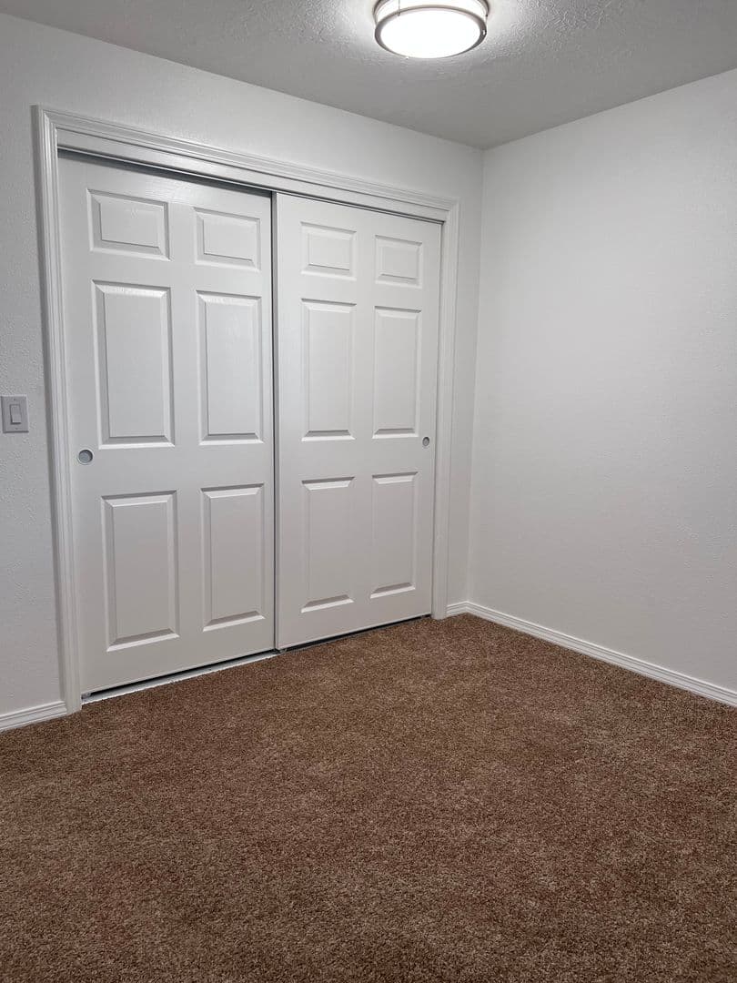 Salem Apartment: 3459 Hawthorne Ave NE