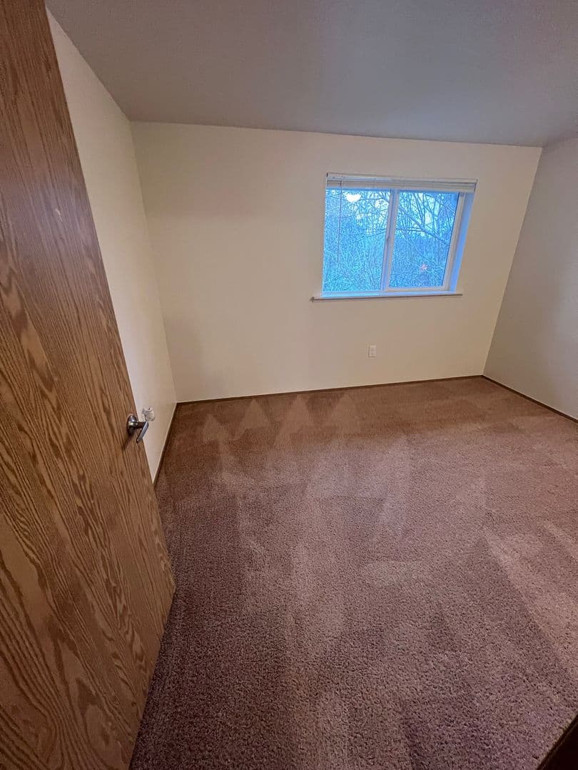 Albany Apartment: 872 Belmont Avenue SW