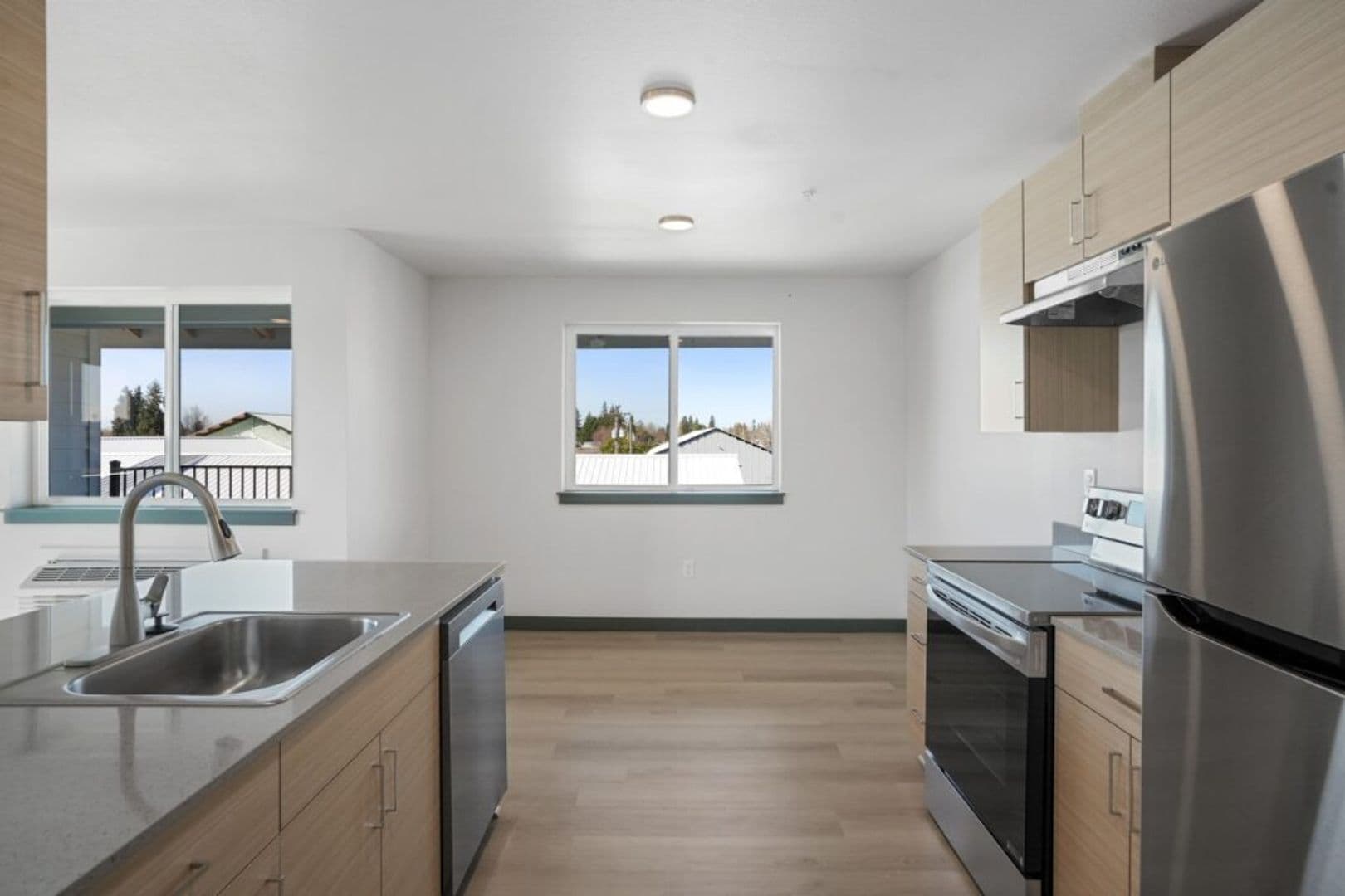 Lebanon Apartment: 305 East Airport Road