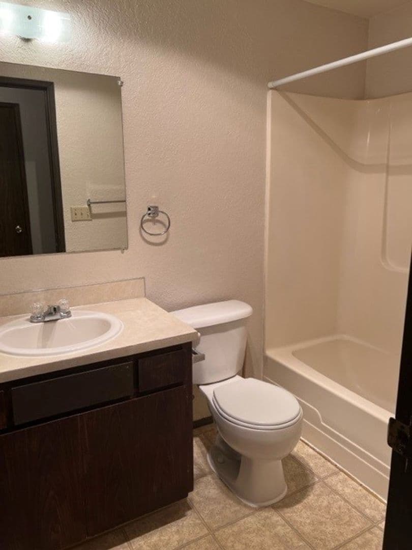 Keizer Apartment: 601 Chemawa Road N