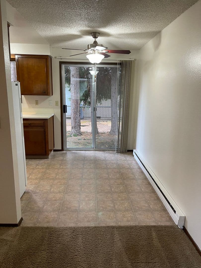 Keizer Apartment: 687 Bever Drive NE