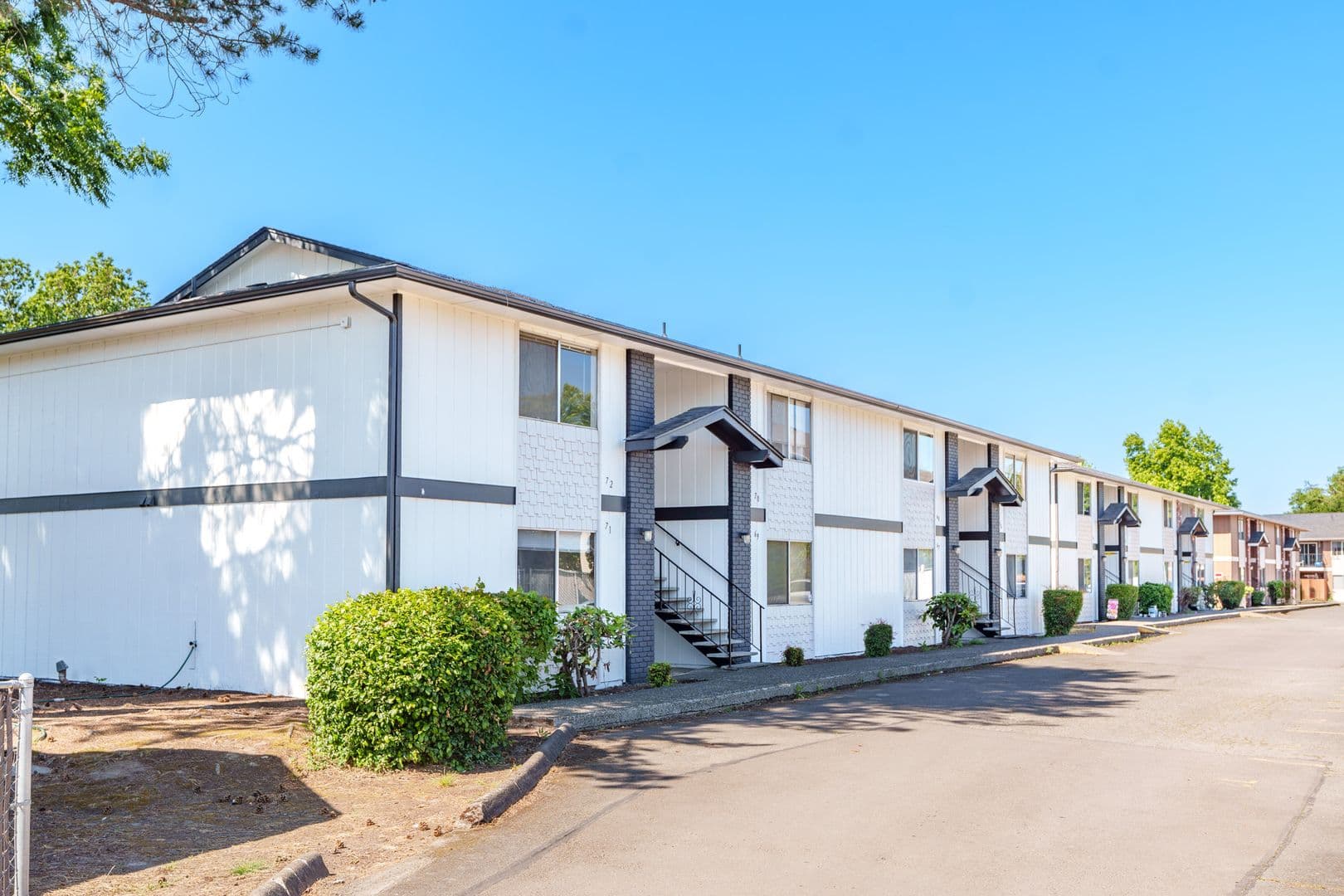 Salem Apartment: 3755 Hawthorne Ave NE